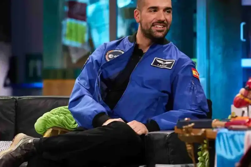 Astronaut and Andes hero face off at business festival