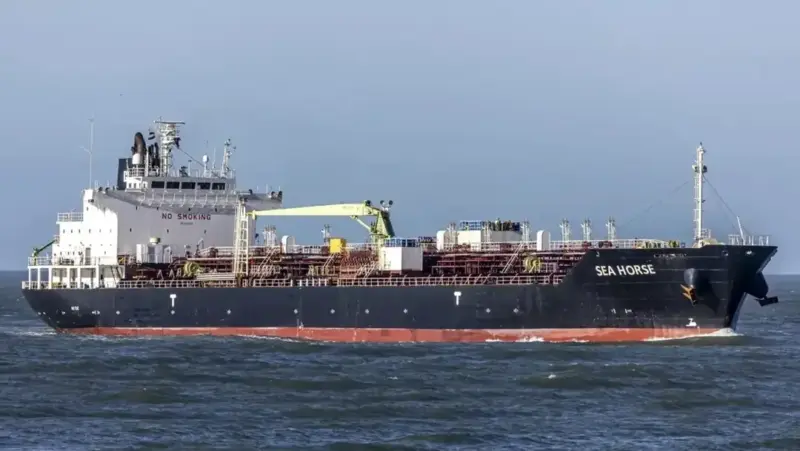 Barco ruso cambia rumbo cerca Cuba