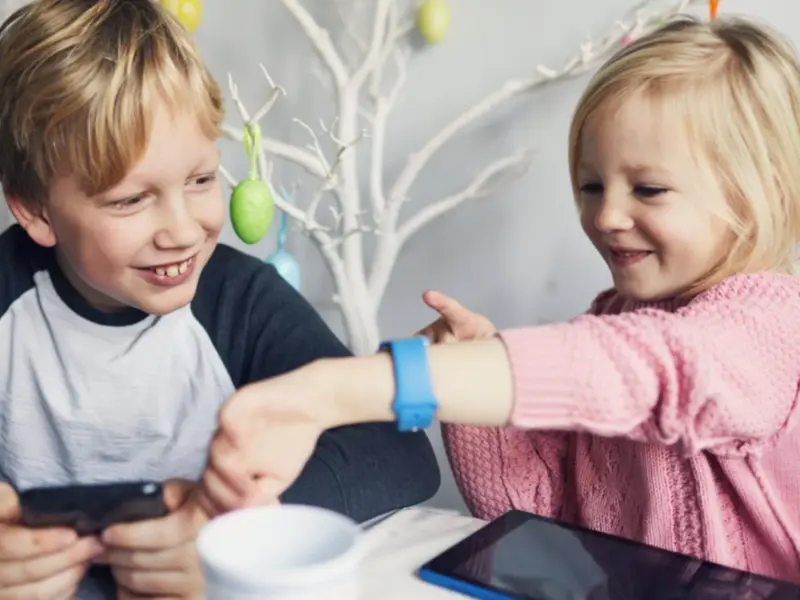 Pulsera inteligente para niños con pantalla colorida