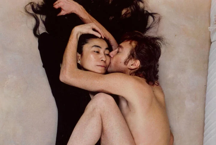 Fotógrafo de Playboy en estudio de fotografía