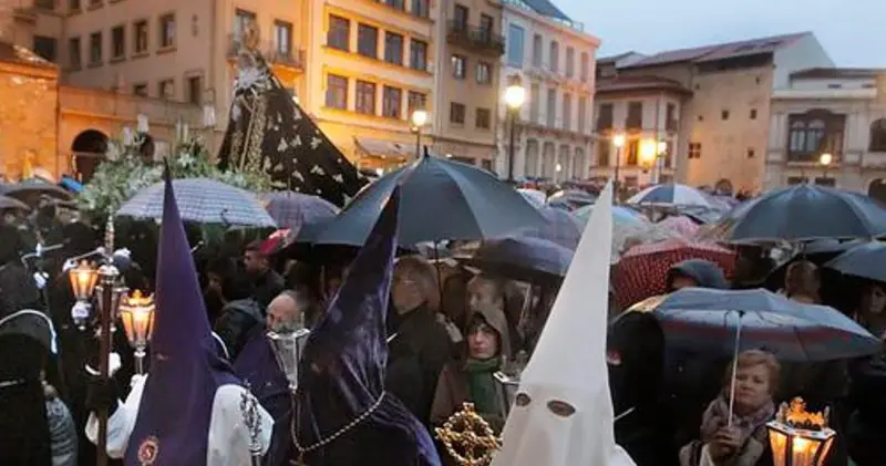 Semana Santa bajo lluvia en España