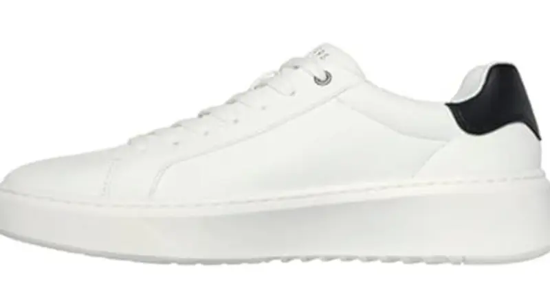 Nike, Puma o Skechers: 10 zapatillas blancas en oferta cómodas y perfectas para cualquier look